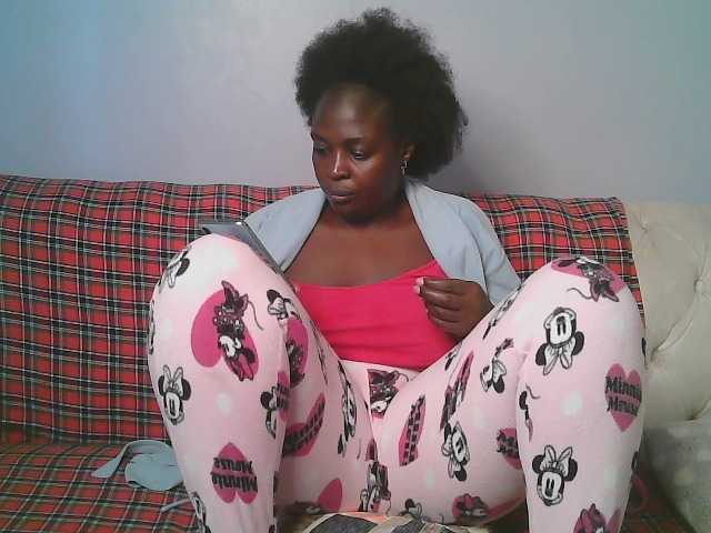 Prettycarl257-1 live cam on BongaCams
