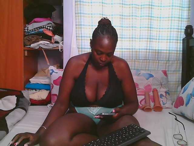Prettycarl257-1 live cam on BongaCams