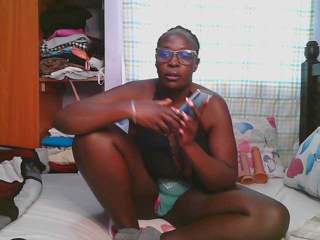 Prettycarl257-1 live cam on BongaCams
