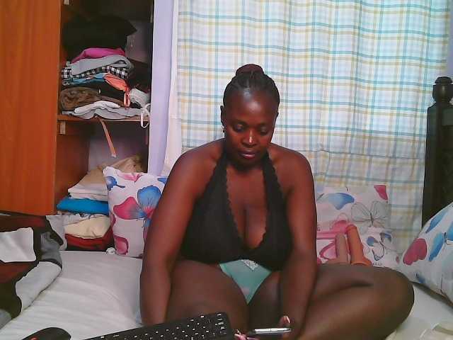 Prettycarl257-1 live cam on BongaCams