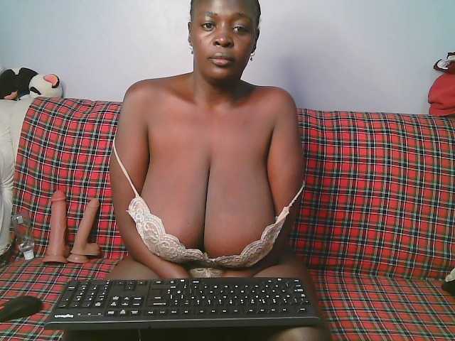 Prettycarl257-1 live cam on BongaCams