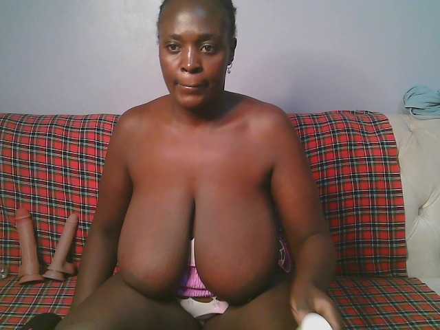 Prettycarl257-1 live cam on BongaCams