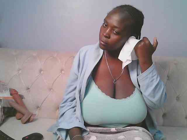 Prettycarl257-1 webcam