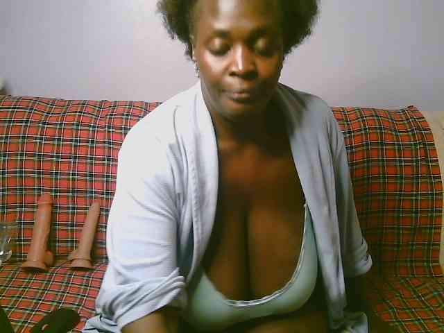 Prettycarl257-1 webcam