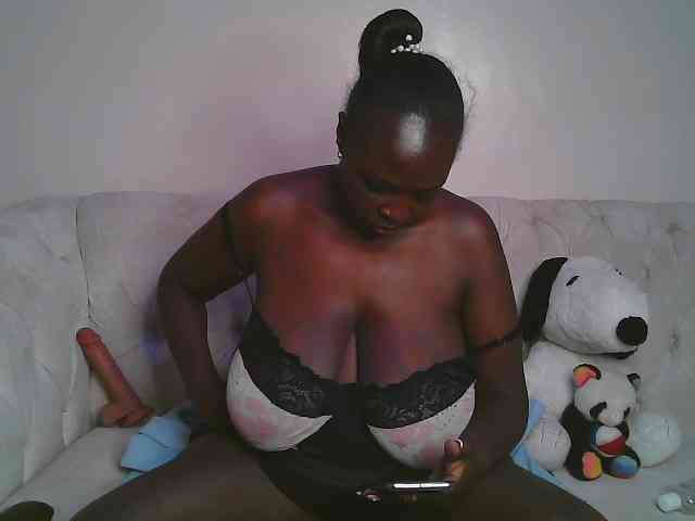 Prettycarl257-1 webcam