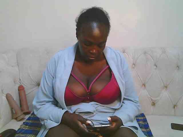 Prettycarl257-1 webcam