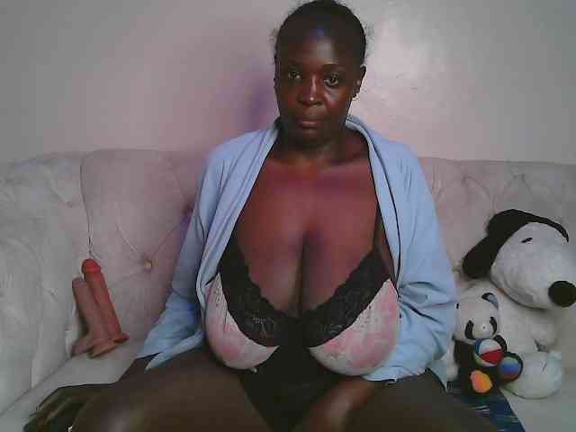 Prettycarl257-1 webcam