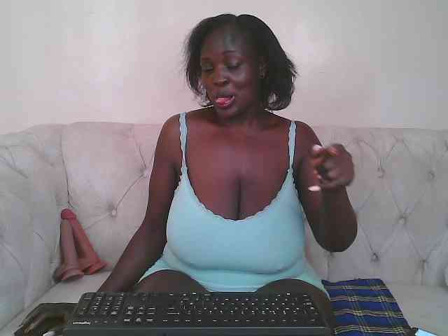Prettycarl257-1 webcam