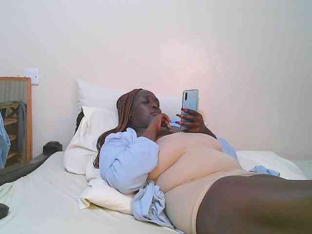 Prettycarl257-1 webcam