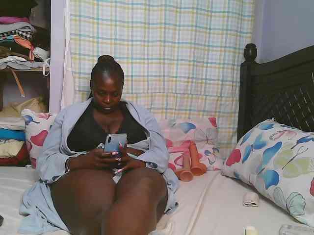 Prettycarl257-1 webcam