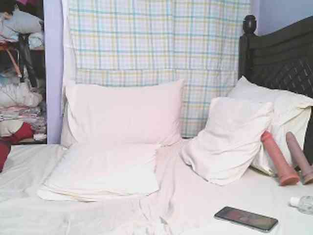 Prettycarl257-1 webcam