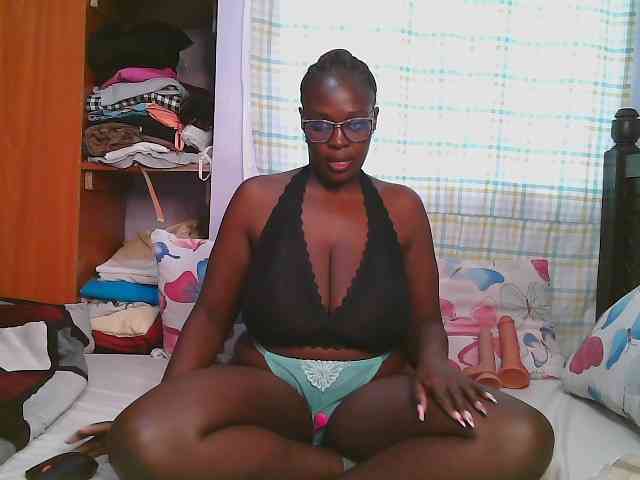 Prettycarl257-1 webcam