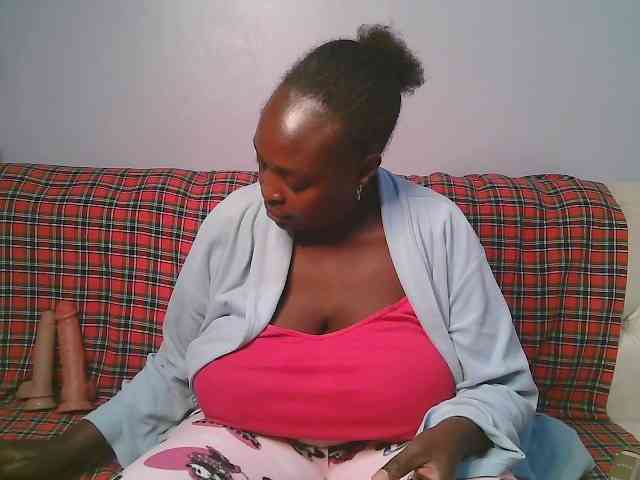 Prettycarl257-1 webcam