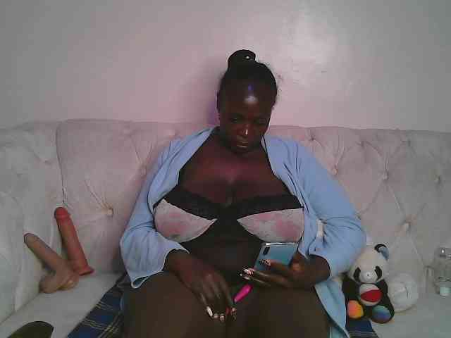 Prettycarl257-1 webcam