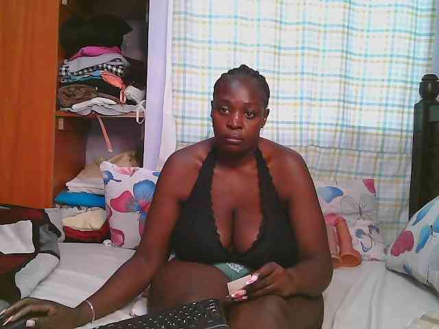 Prettycarl257-1 webcam