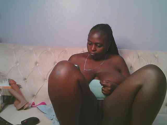 Prettycarl257-1 webcam