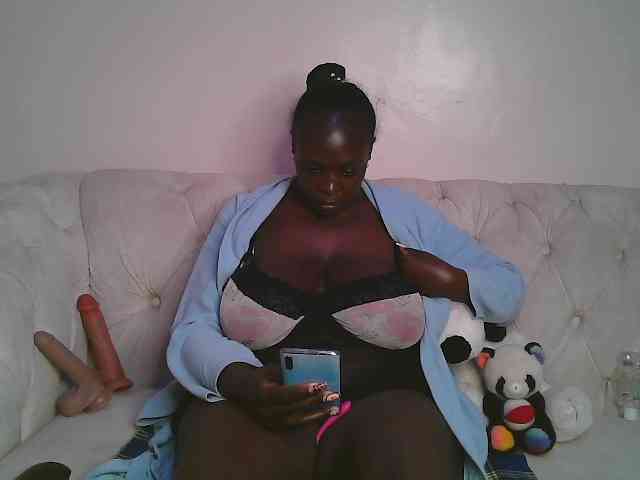 Prettycarl257-1 webcam