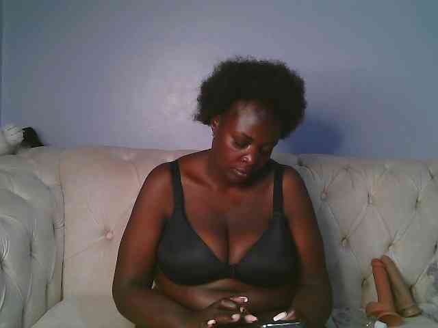 Prettycarl257-1 webcam