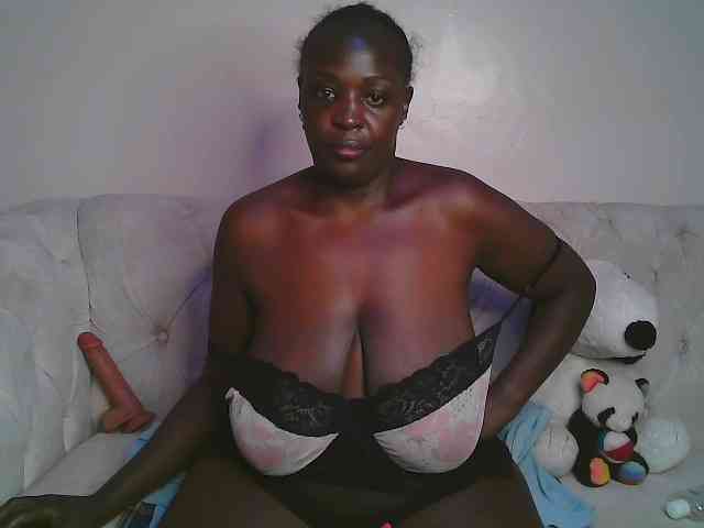 Prettycarl257-1 webcam