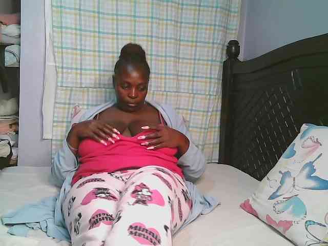 Prettycarl257-1 webcam