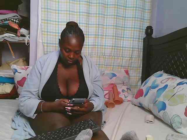 Prettycarl257-1 webcam