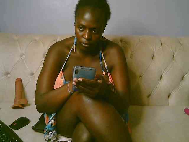 Prettycarl257-1 webcam