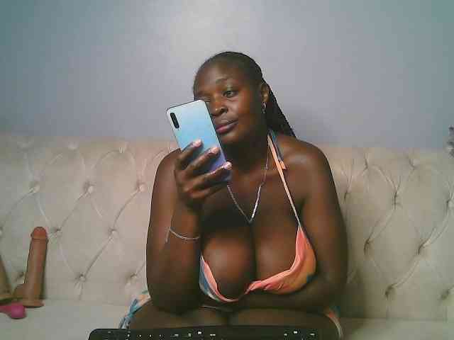 Prettycarl257-1 webcam