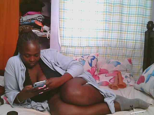 Prettycarl257-1 webcam