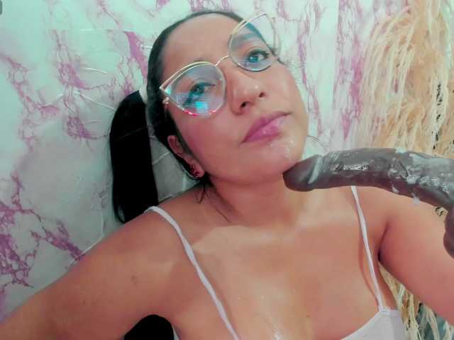 sweetyblowjob — live female cam