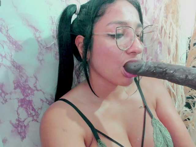 sweetyblowjob live cam on BongaCams