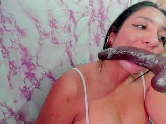 sweetyblowjob webcam
