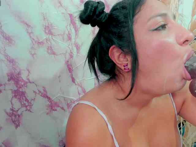 sweetyblowjob webcam