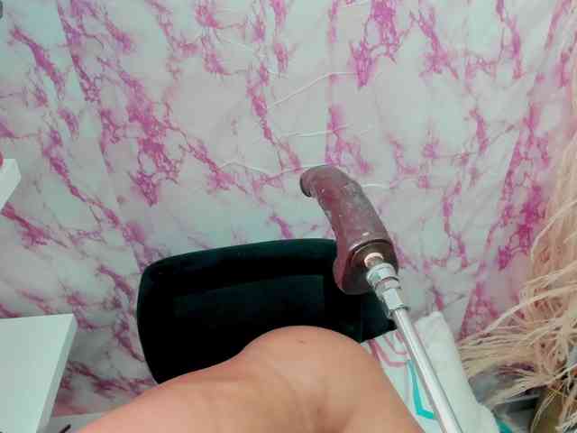 sweetyblowjob webcam