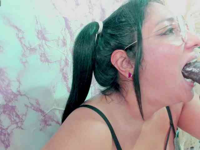 sweetyblowjob webcam
