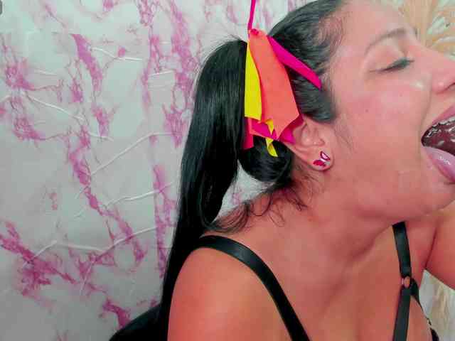 sweetyblowjob webcam