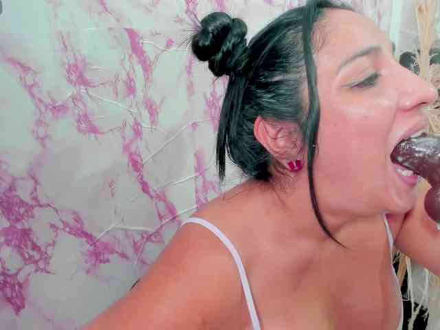 sweetyblowjob webcam
