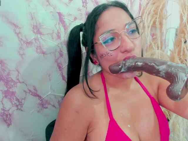 sweetyblowjob webcam