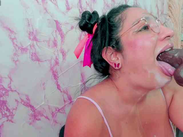 sweetyblowjob webcam