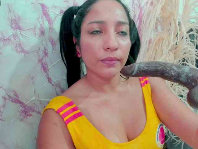 sweetyblowjob webcam