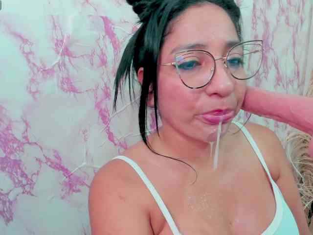 sweetyblowjob webcam