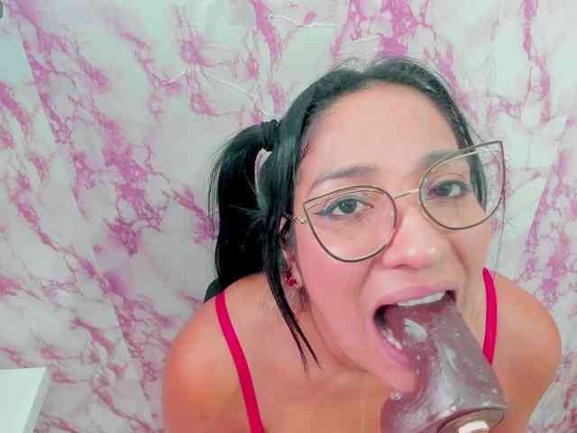 sweetyblowjob webcam