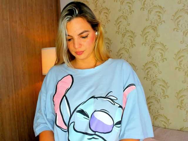 MAHIAMONTENEGRO's BongaCams show and profile