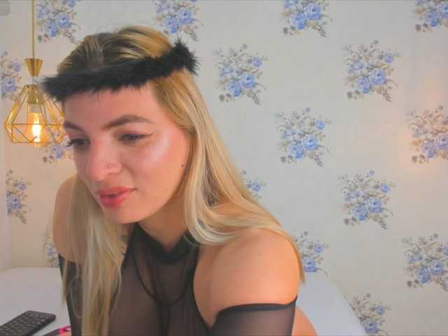 MAHIAMONTENEGRO live cam on BongaCams