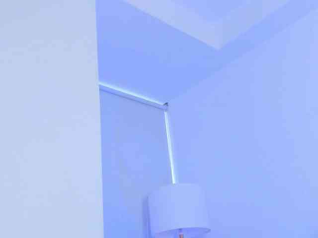 MAHIAMONTENEGRO webcam