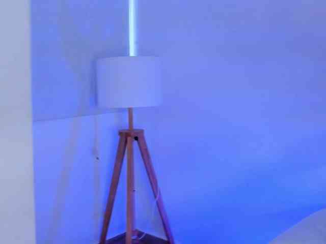 MAHIAMONTENEGRO webcam