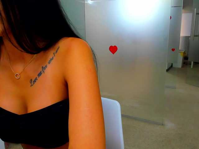 queenrafaelle live webcam show