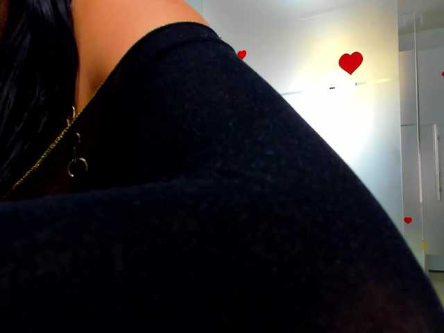 queenrafaelle live cam on BongaCams