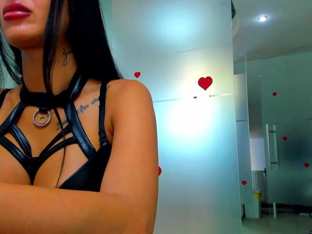 queenrafaelle live webcam show