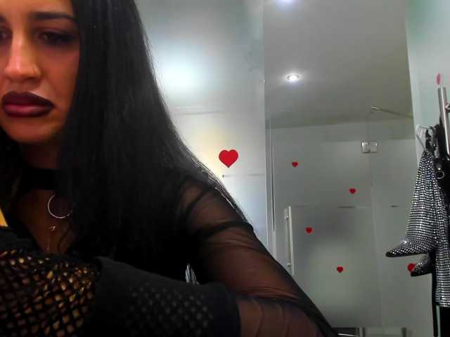 queenrafaelle live cam on BongaCams