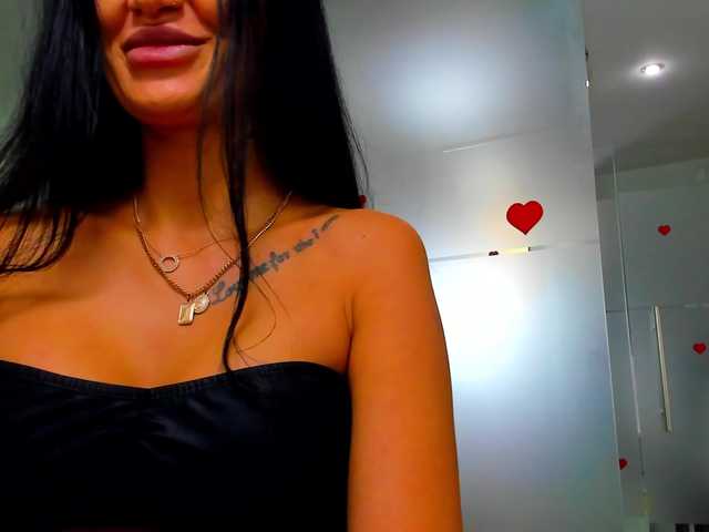 queenrafaelle live cam on BongaCams